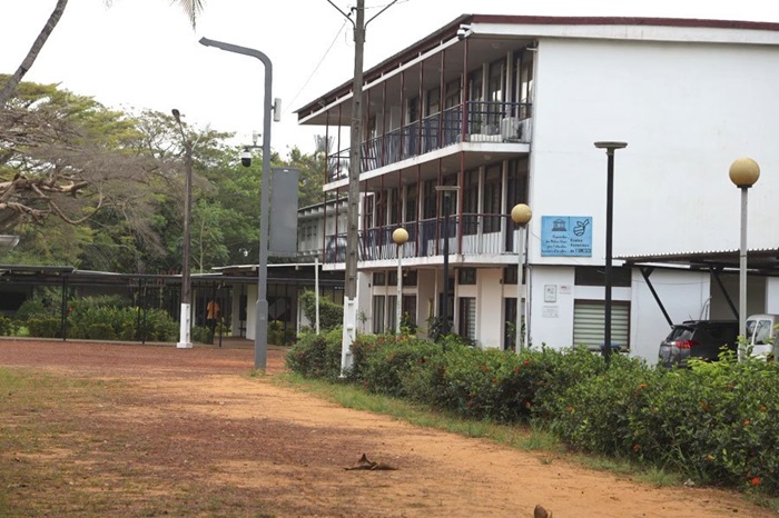 Le Lycée Sainte Marie de Cocody en tête